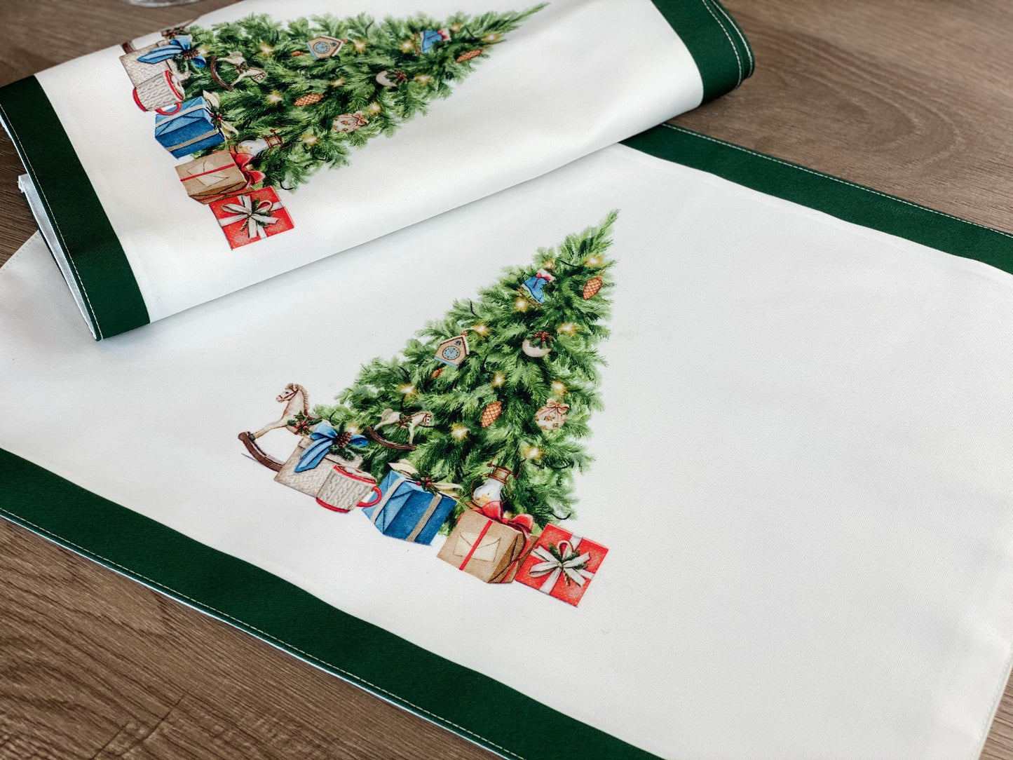 Set of 4 Christmas tree placemat, vintage holiday green Christmas tree with toys and present boxes, Machine washable Placemat
