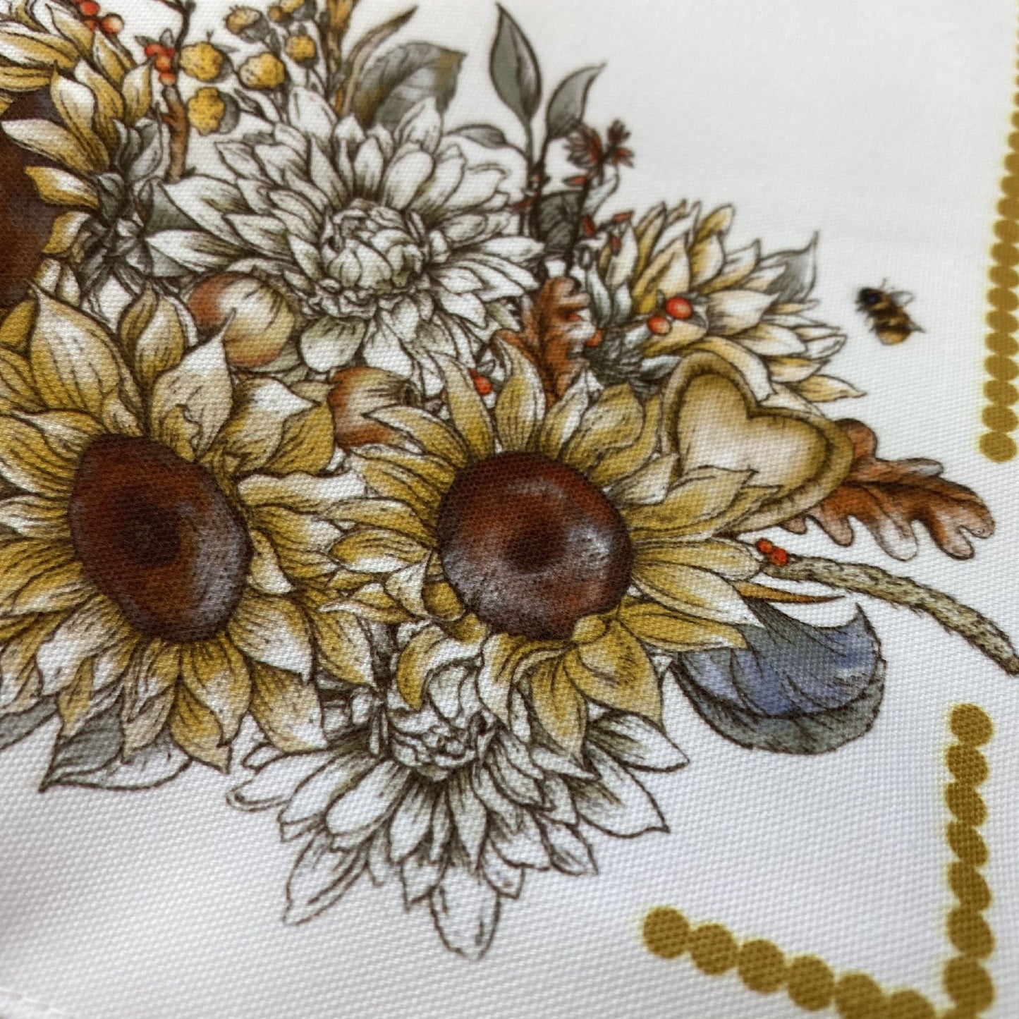 Set of 4 fall bouquet placemat, bee, sunflowers, berries, and autumn yellow wildflowers pattern, Machine washable Placemat